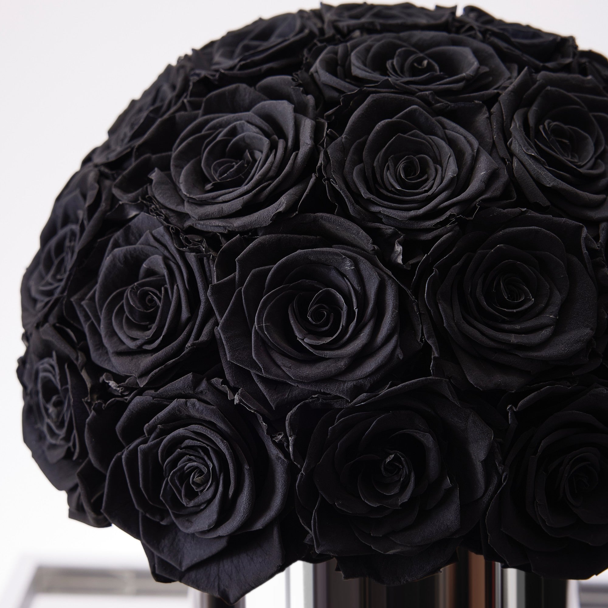 Rahma Roses - Medium - Black